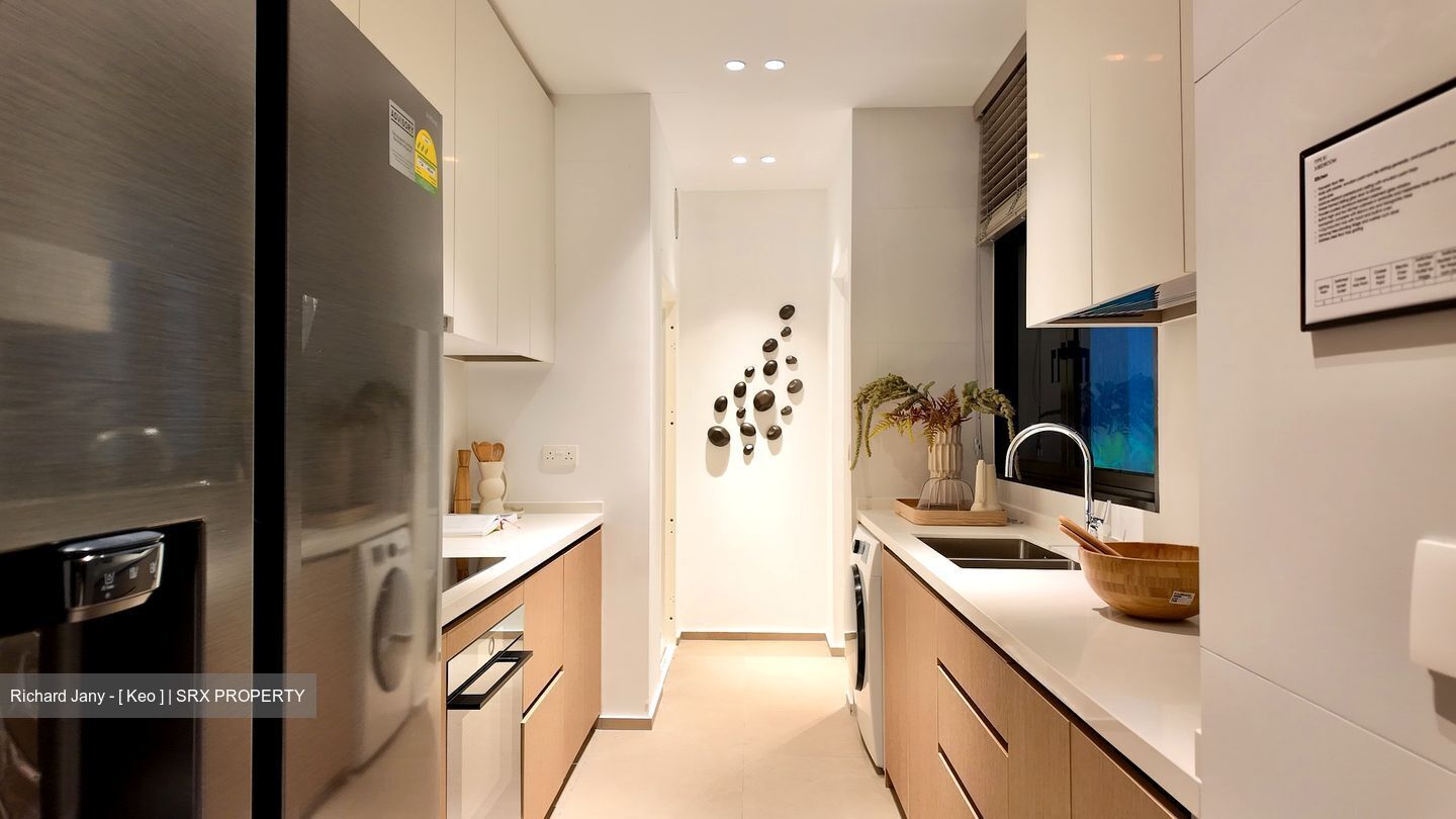 The Hillshore (D5), Condominium #551769101
